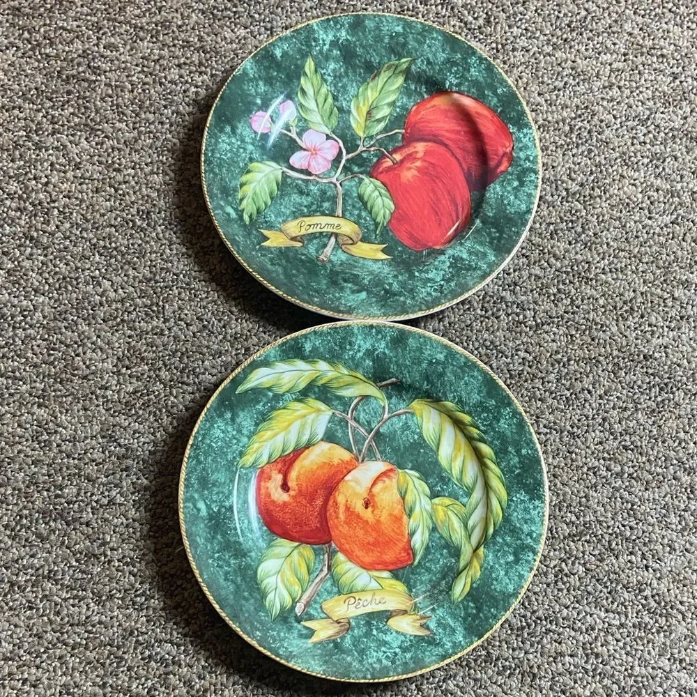 Gibson And American Atelier Set of 3 Decorative Apple Plates - Green Background